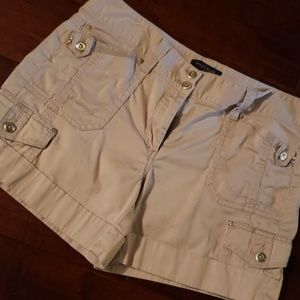 White House House Market shorts